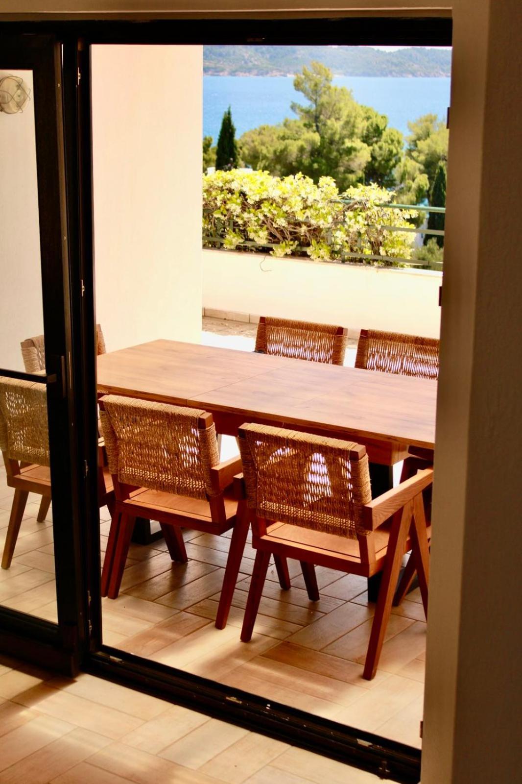 Helen's 11 Boutique Aparthotel