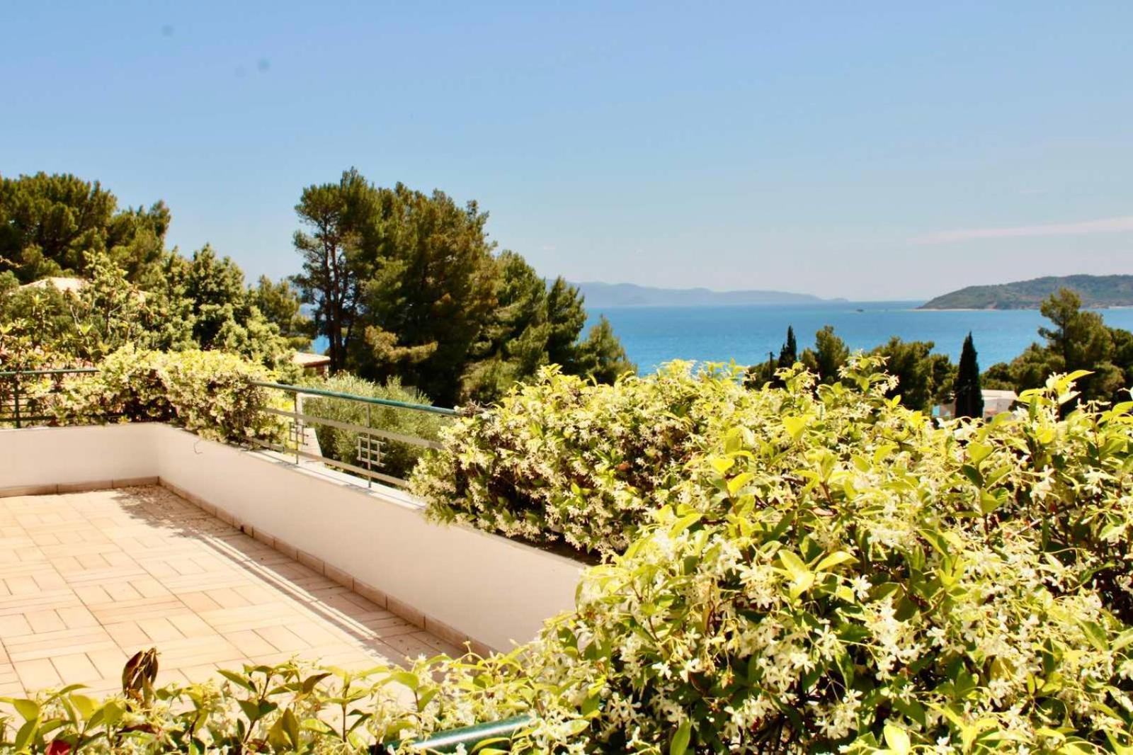 Helen's 11 Boutique Aparthotel 3*