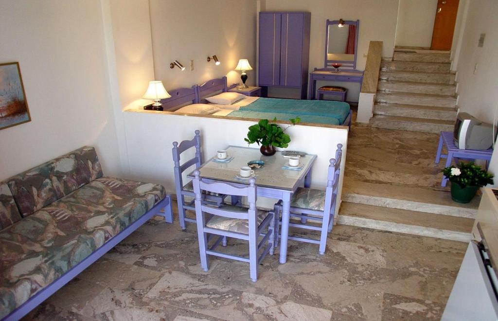 Doreen Suites *