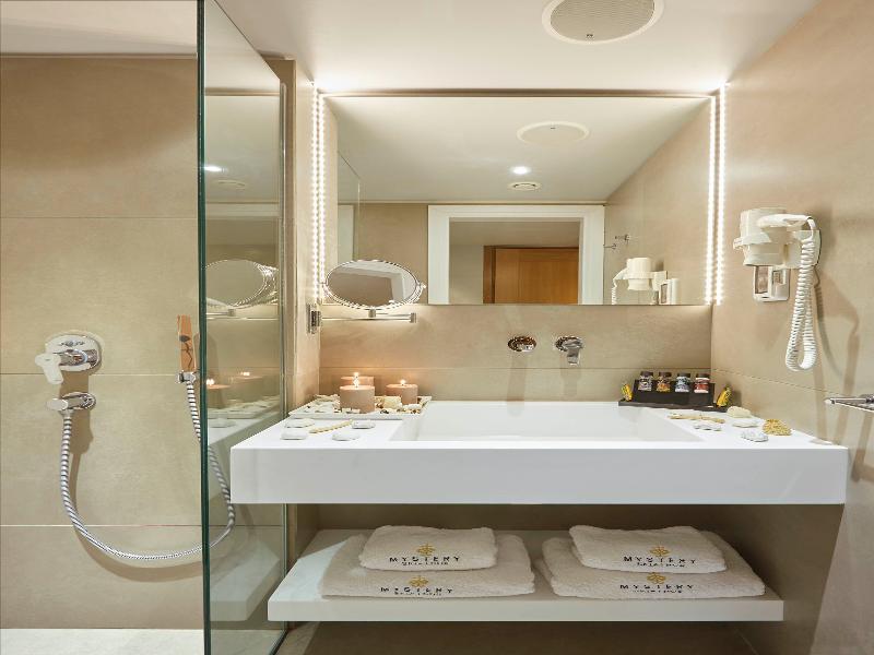 Mystery Luxury 4*