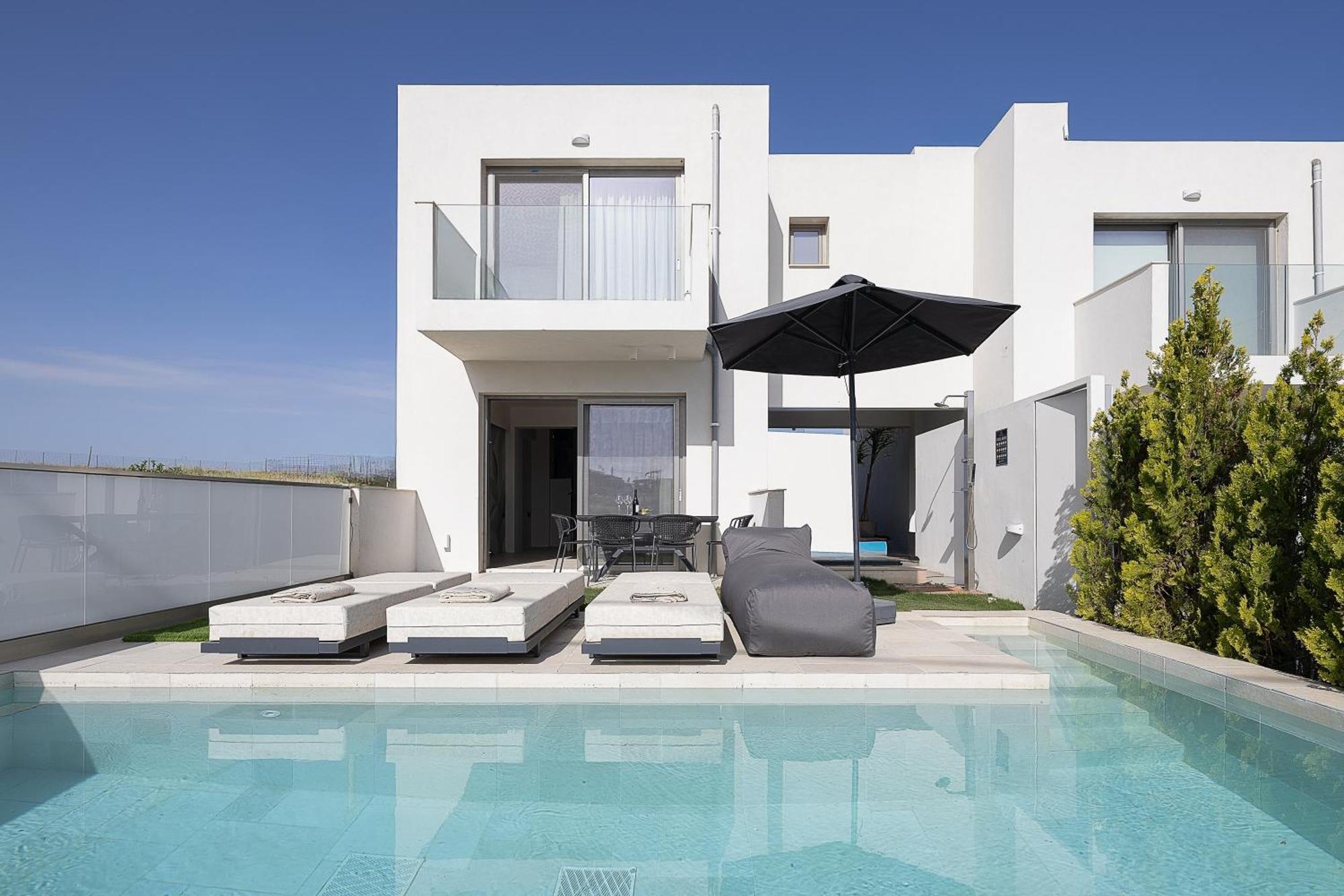 Dea Luna Villas, Heated Pool & 5star Access, By Thinkvilla *