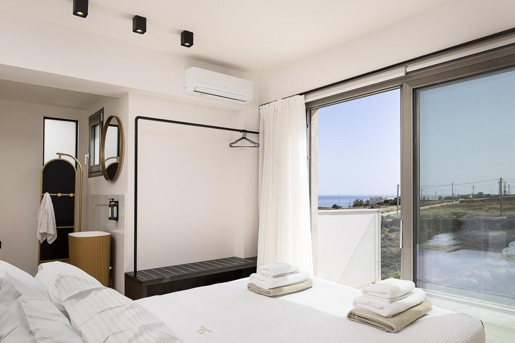Dea Luna Villas, Heated Pool & 5star Access, By Thinkvilla *