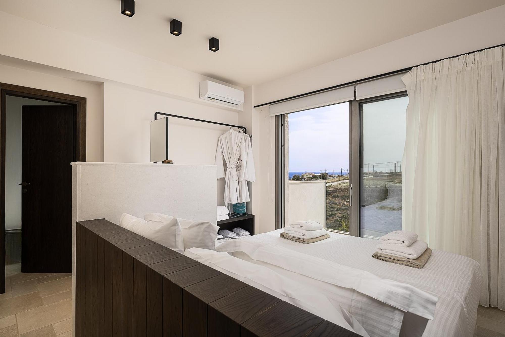 Dea Luna Villas, Heated Pool & 5star Access, By Thinkvilla Villa *