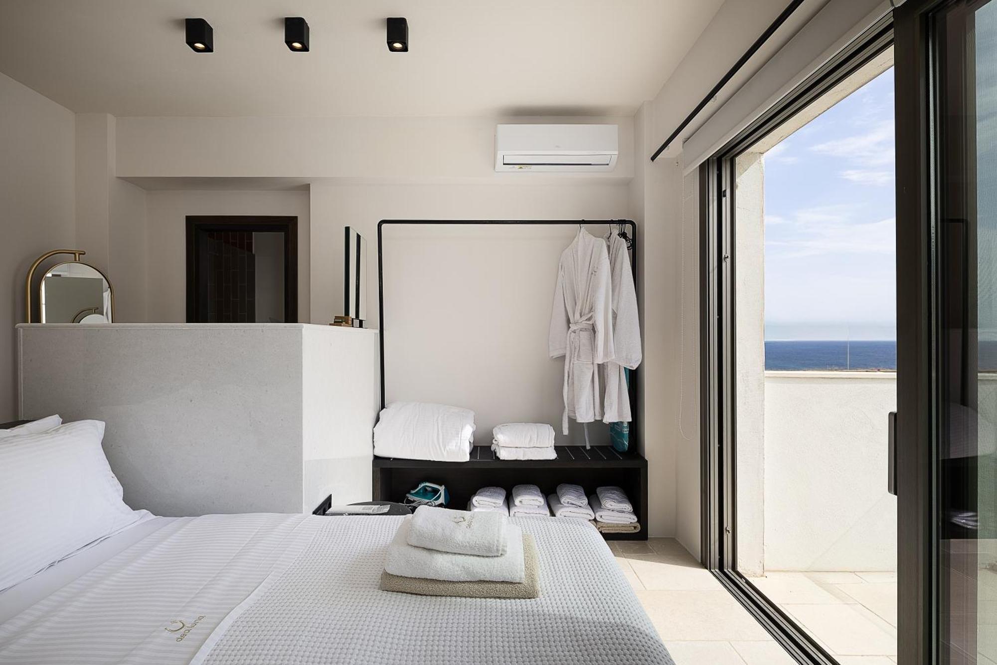 Villa Dea Luna Villas, Heated Pool & 5star Access, By Thinkvilla *