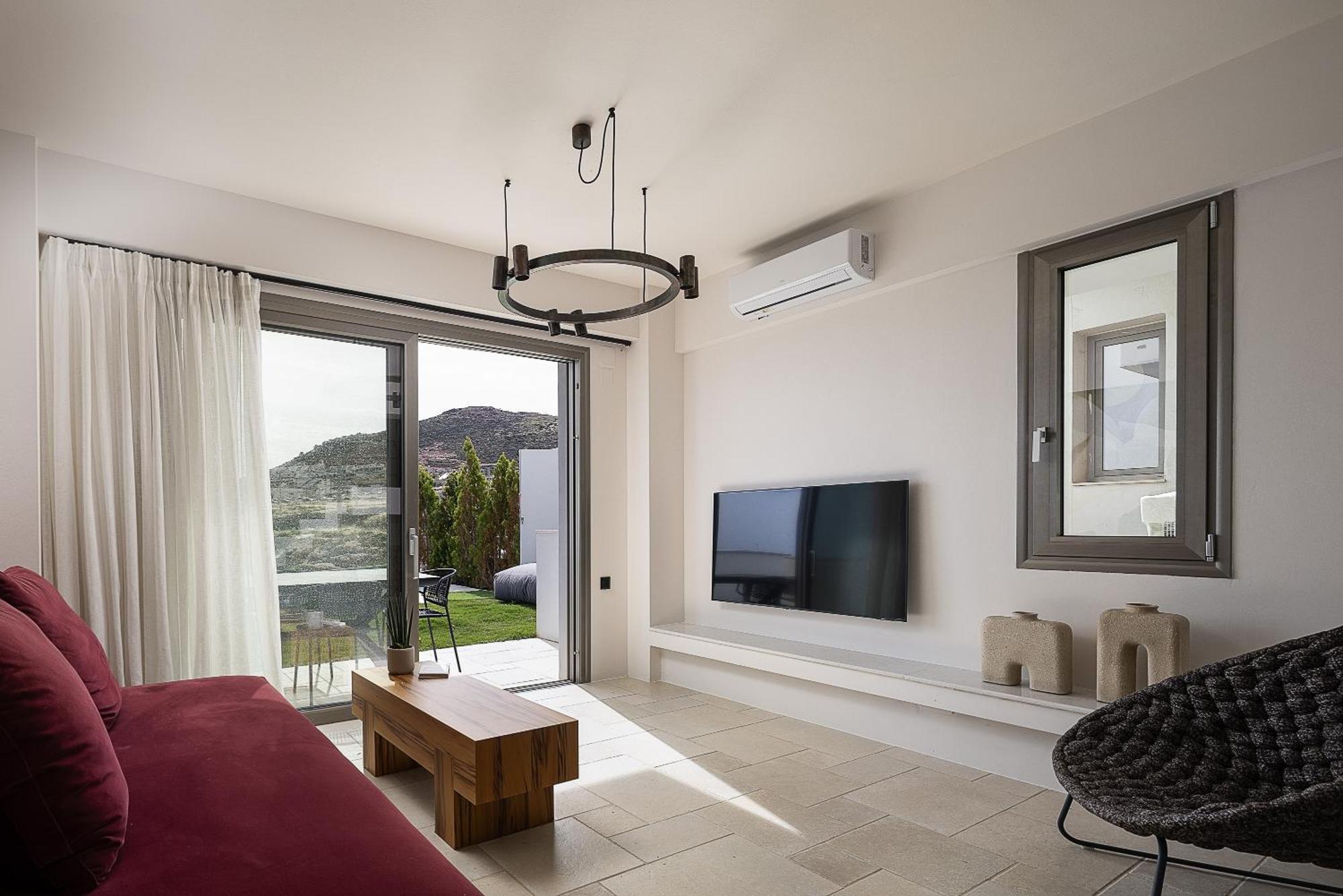 Villa Dea Luna Villas, Heated Pool & 5star Access, By Thinkvilla