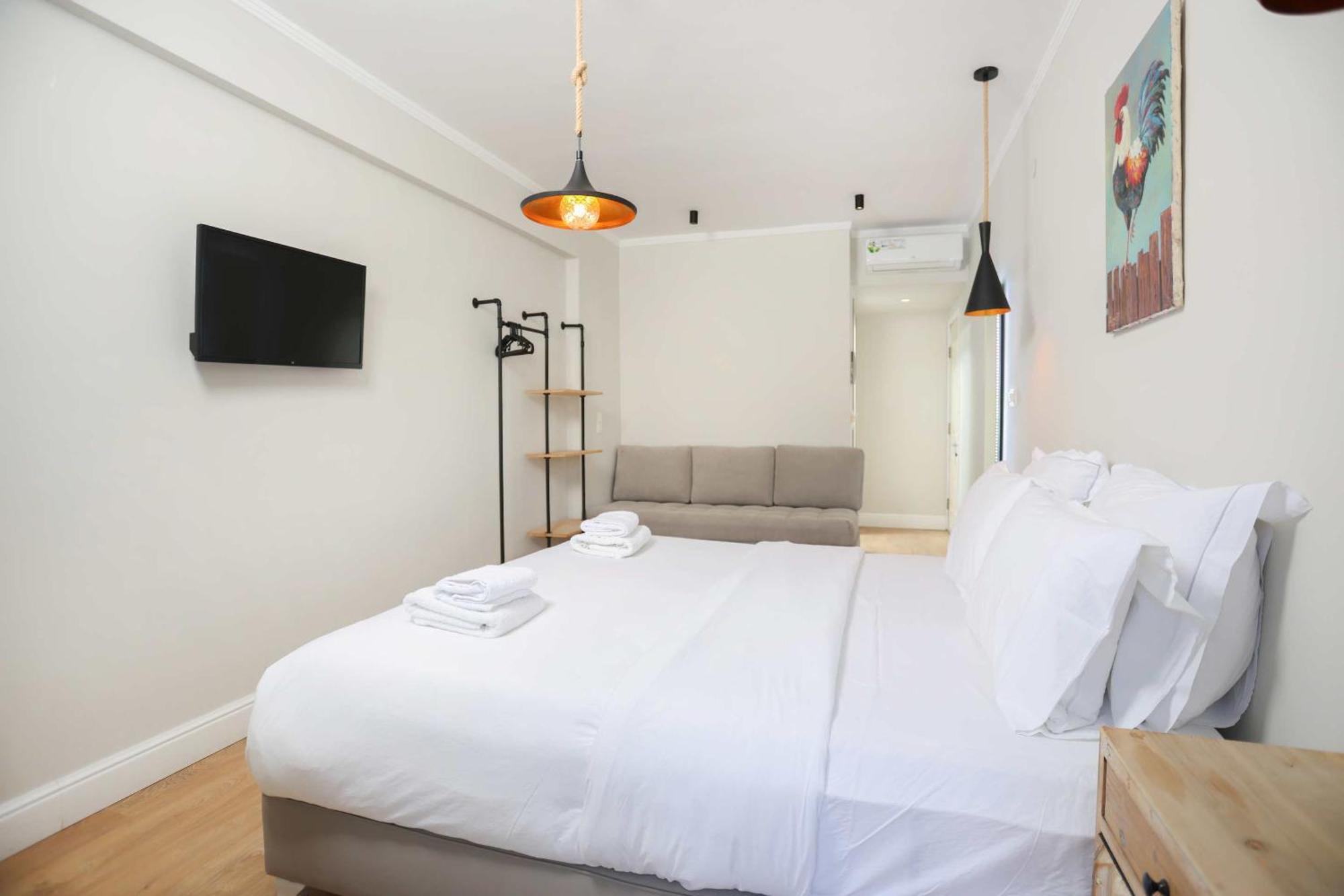 Hesperides Hotel *