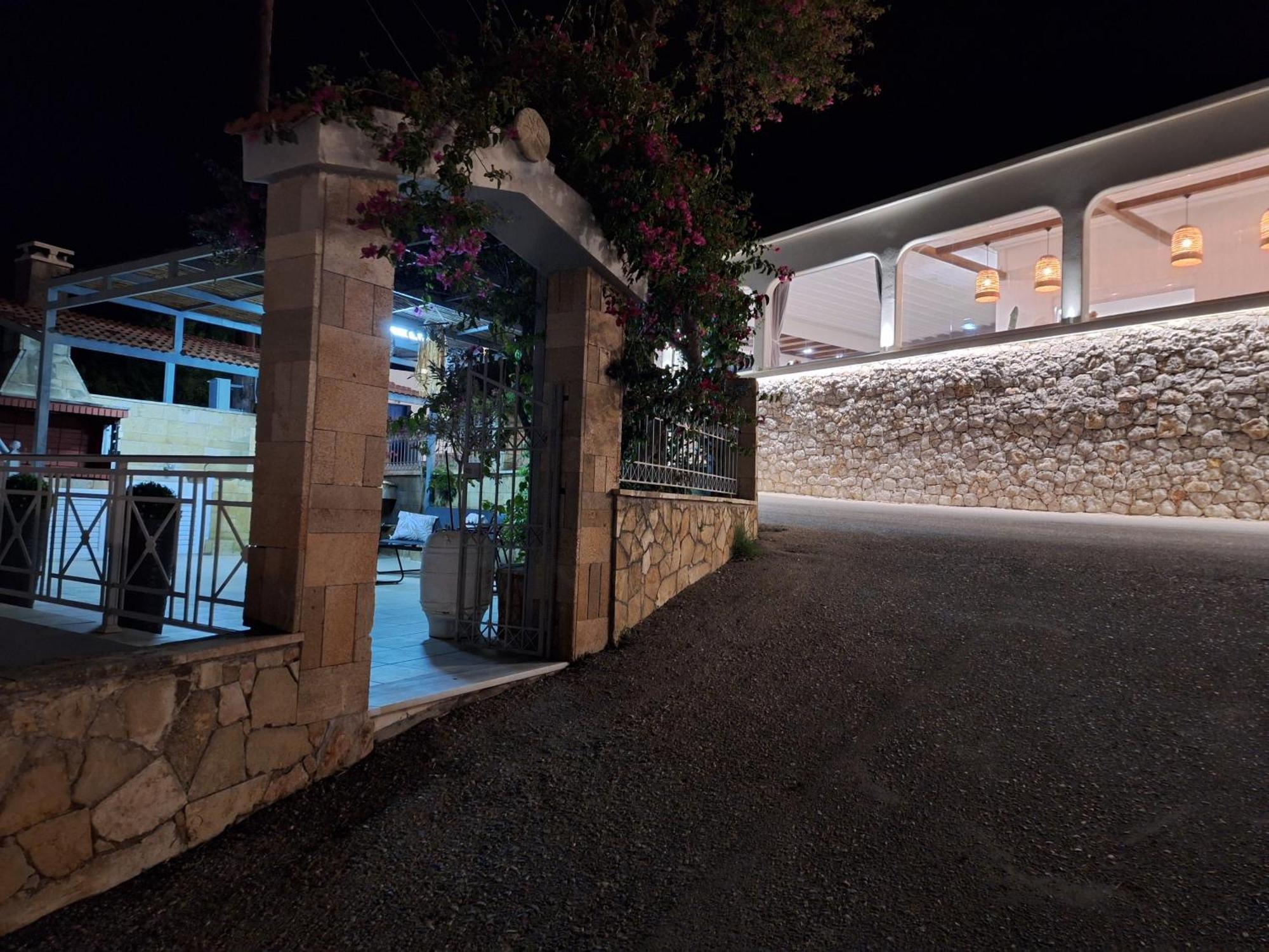 Bed & Breakfast Pounedes Luxury Pefki (Rhodes)
