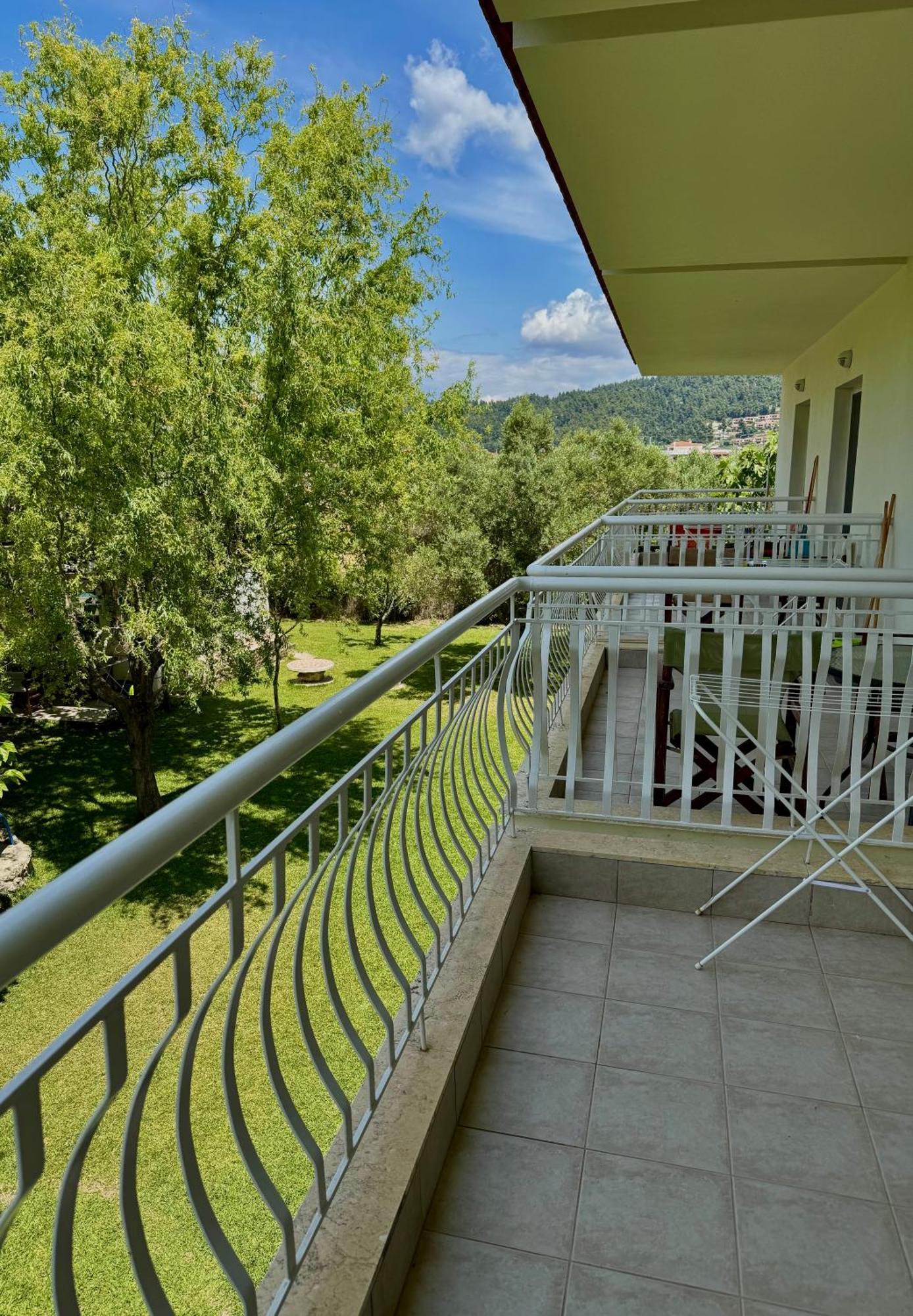 Guest house Dafnes 3*