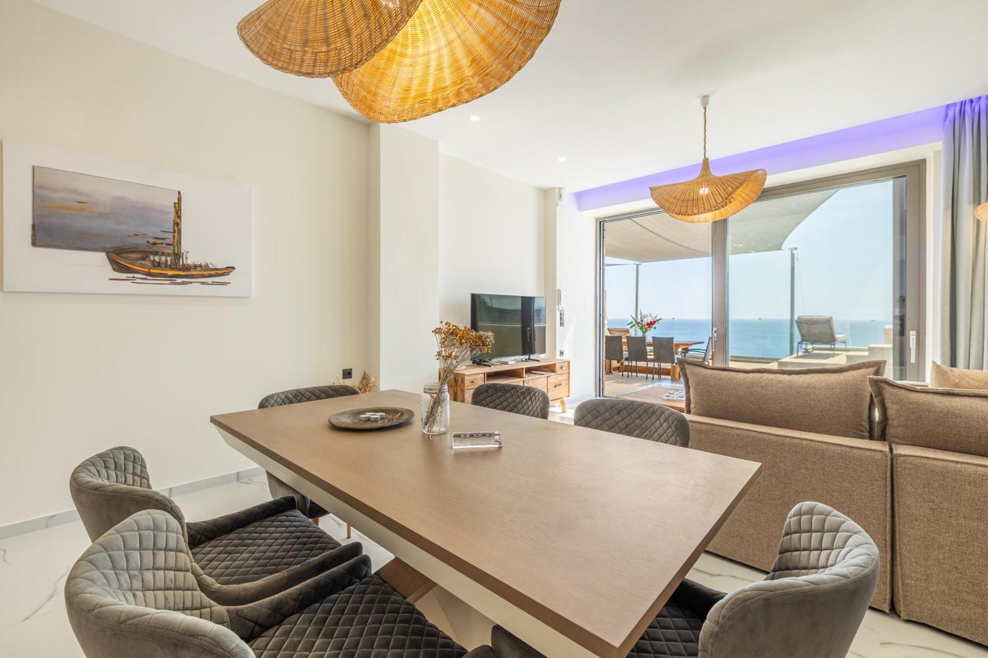 Rocca Al Mare Seaside Villa *