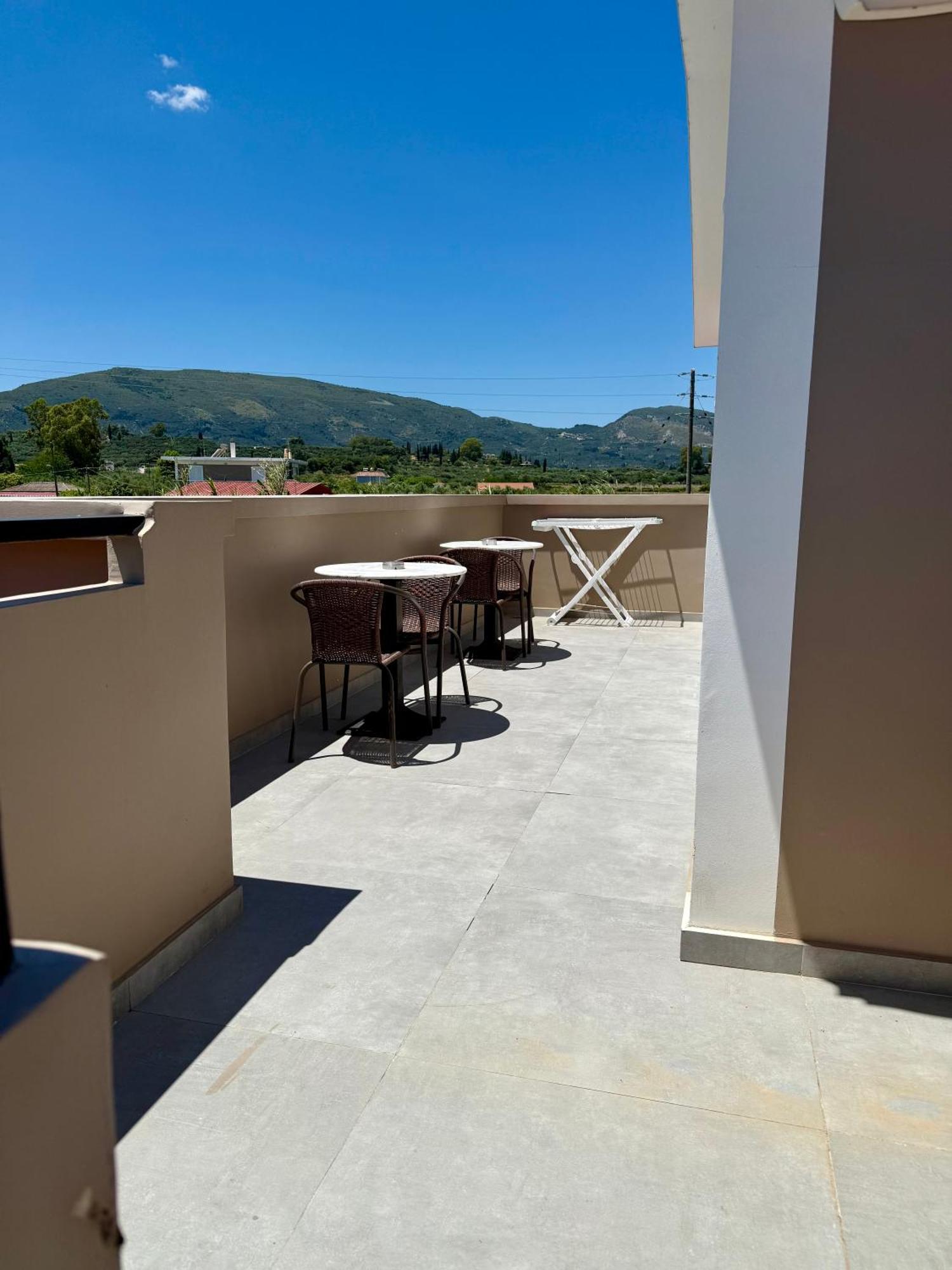 Paradise Aparthotel 3*