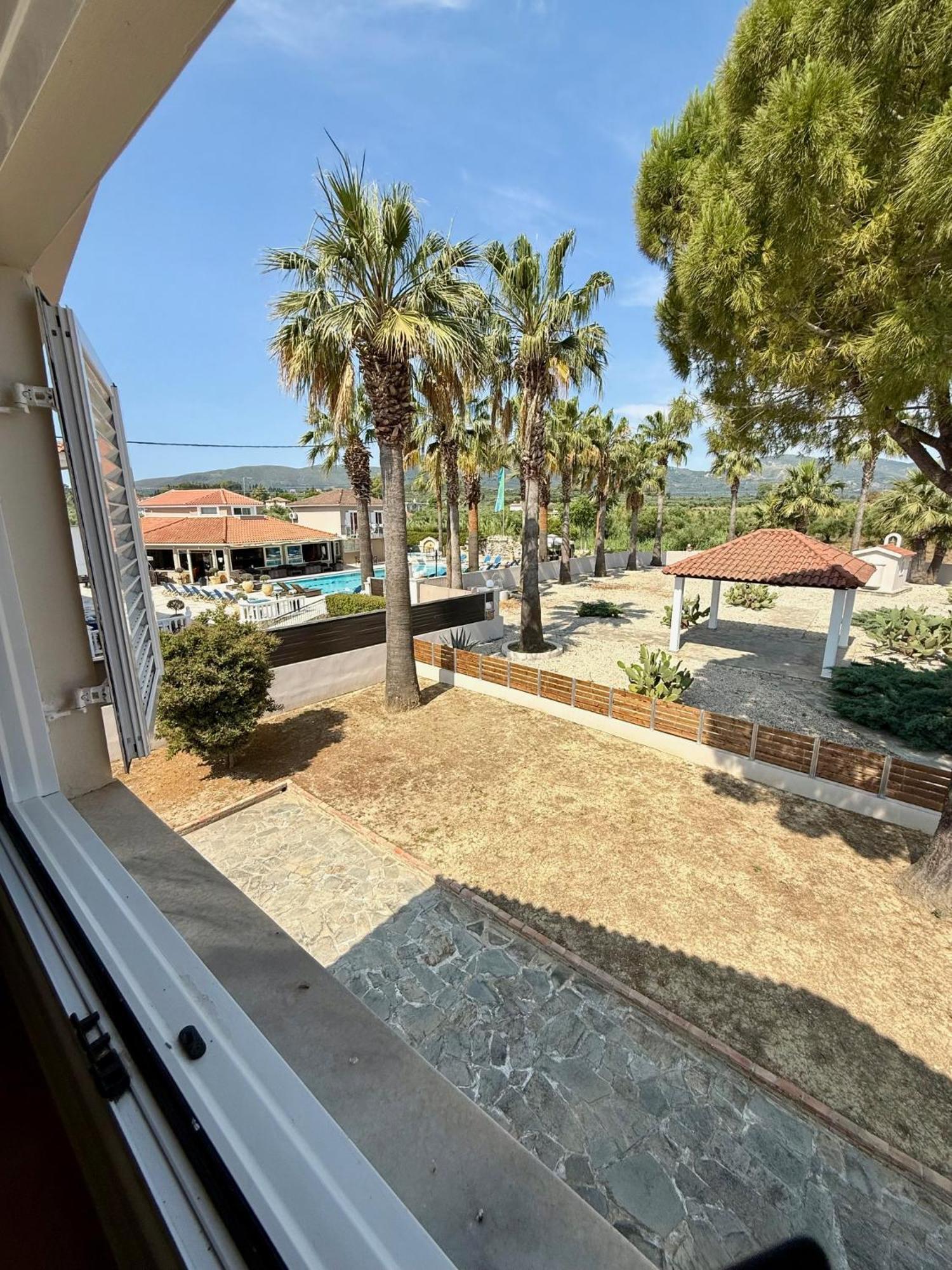 Paradise Aparthotel