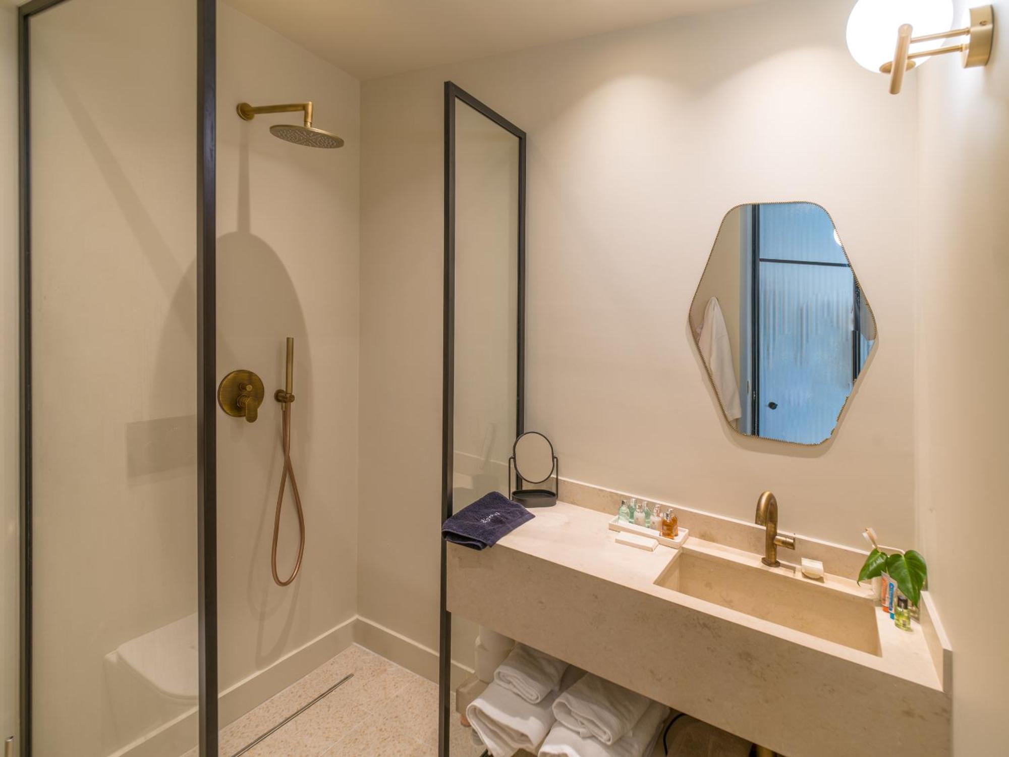 Essence Aparthotel Argostoli (Kefalonia)
