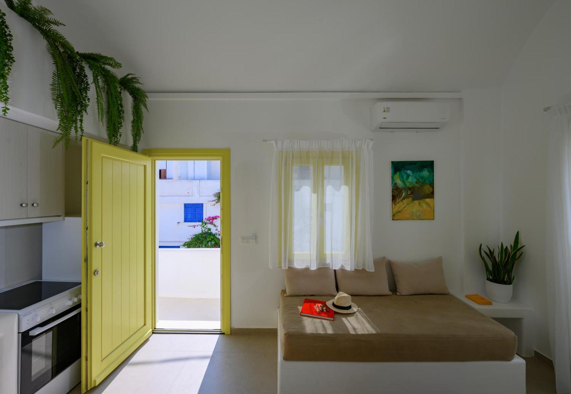 New Earth * Kamari (Santorini)