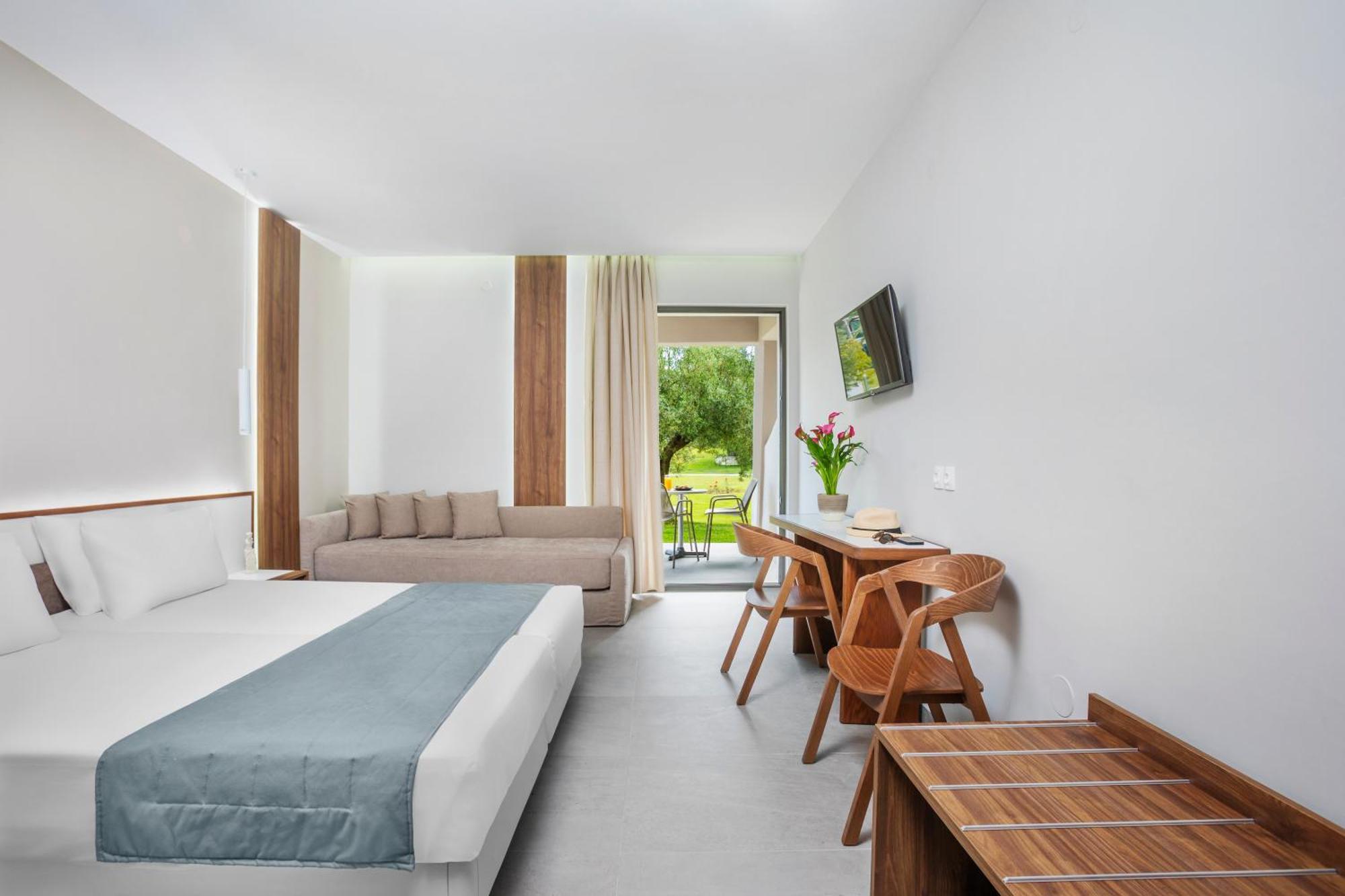 Iris Hotel Siviri