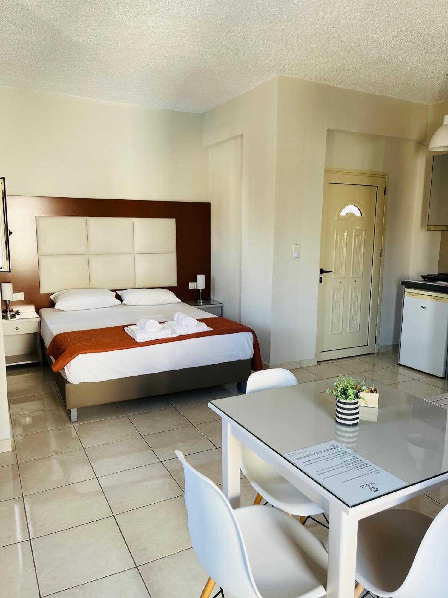 Sofia Aparthotel Kalamaki (Chania)