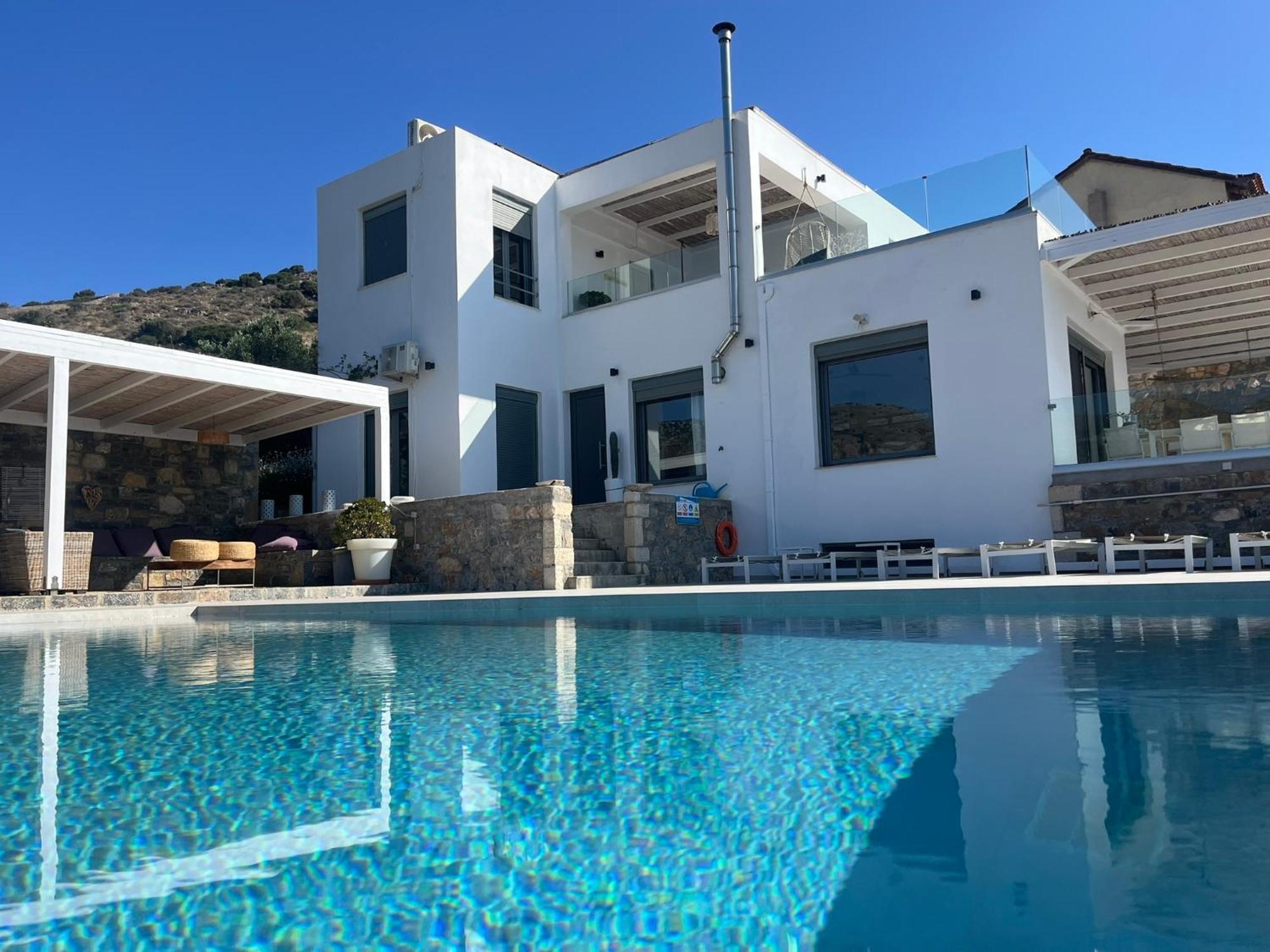 Estee, Luxury With Private Infinity Pool And Jacuzzi Villa