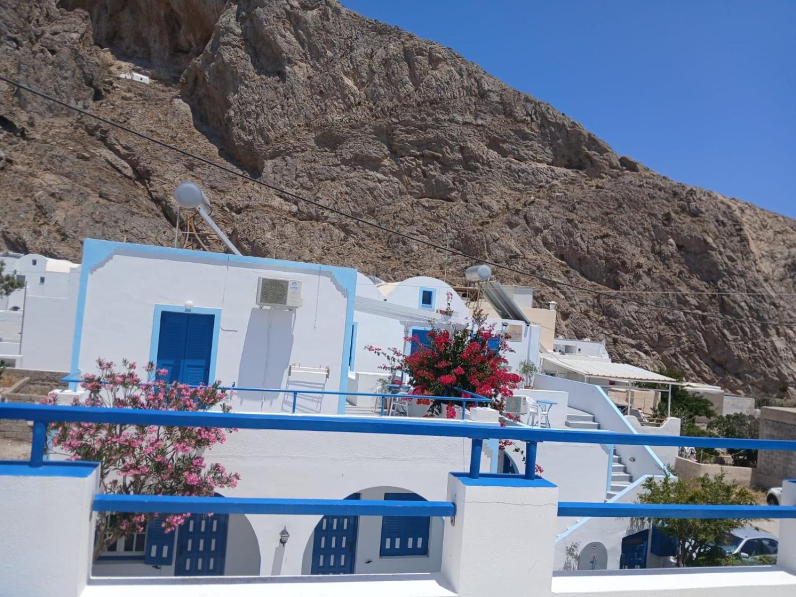 Holiday home Flora Santorini *