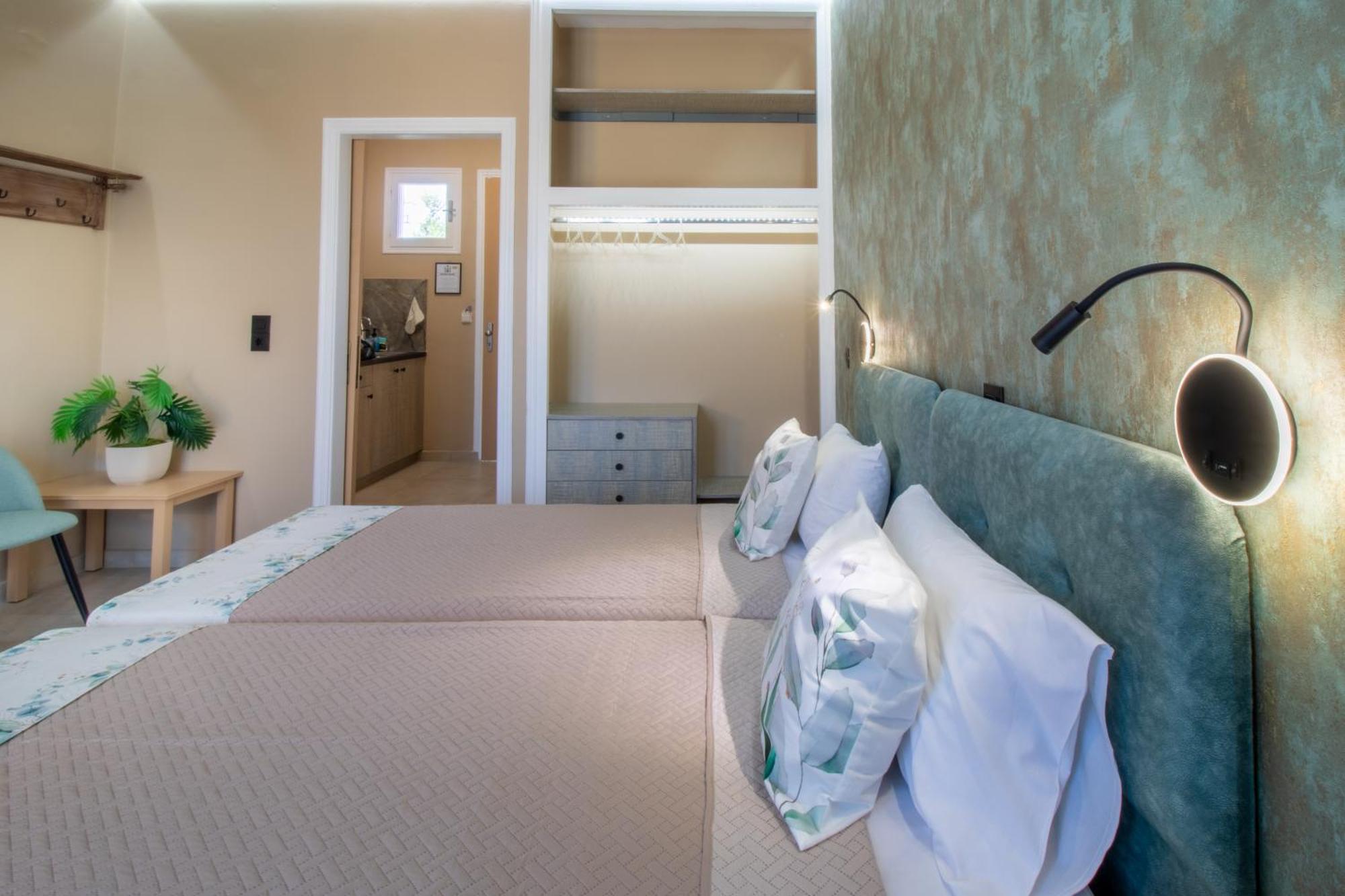 Aparthotel Dionysos 2*