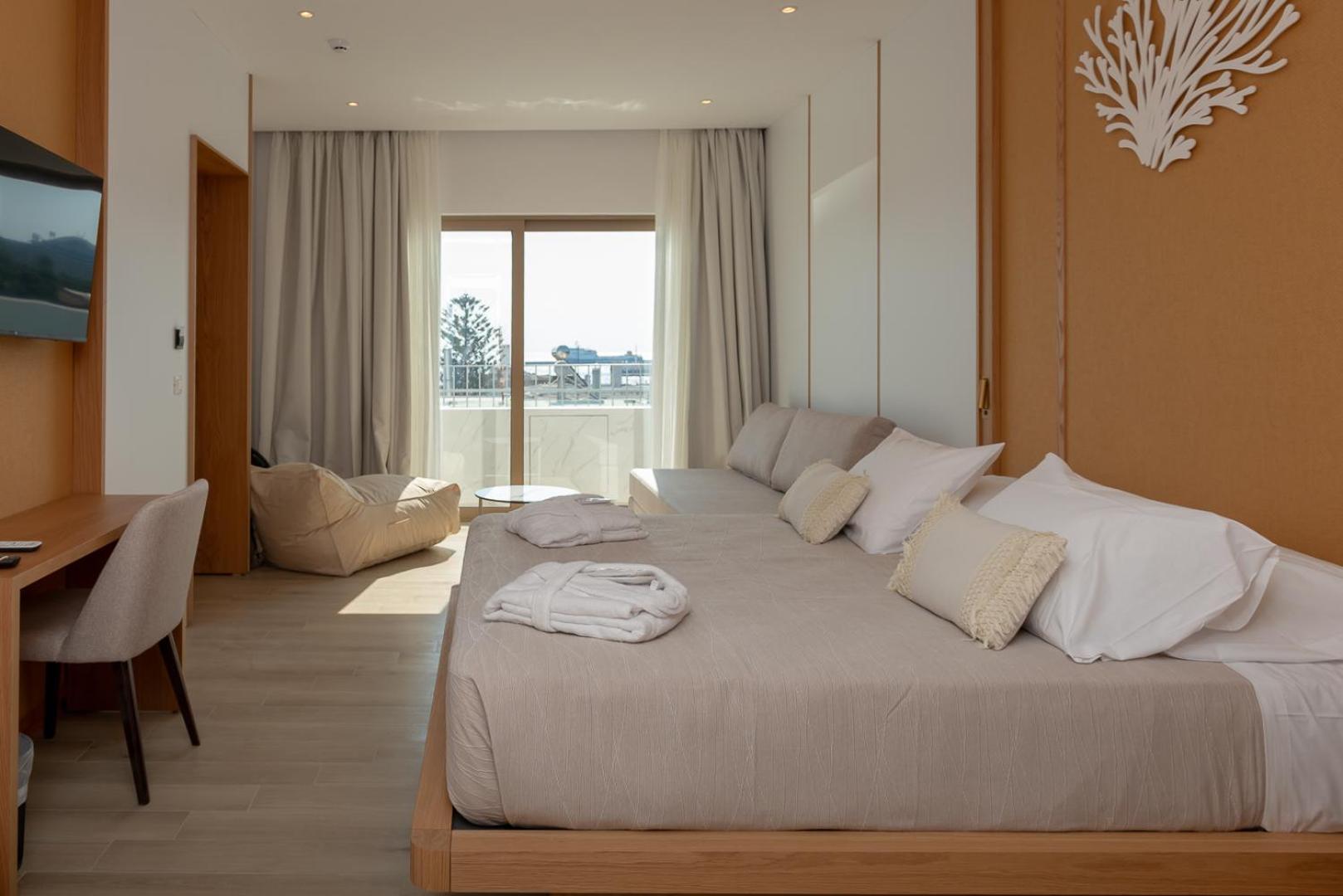 Hotel The 12th *