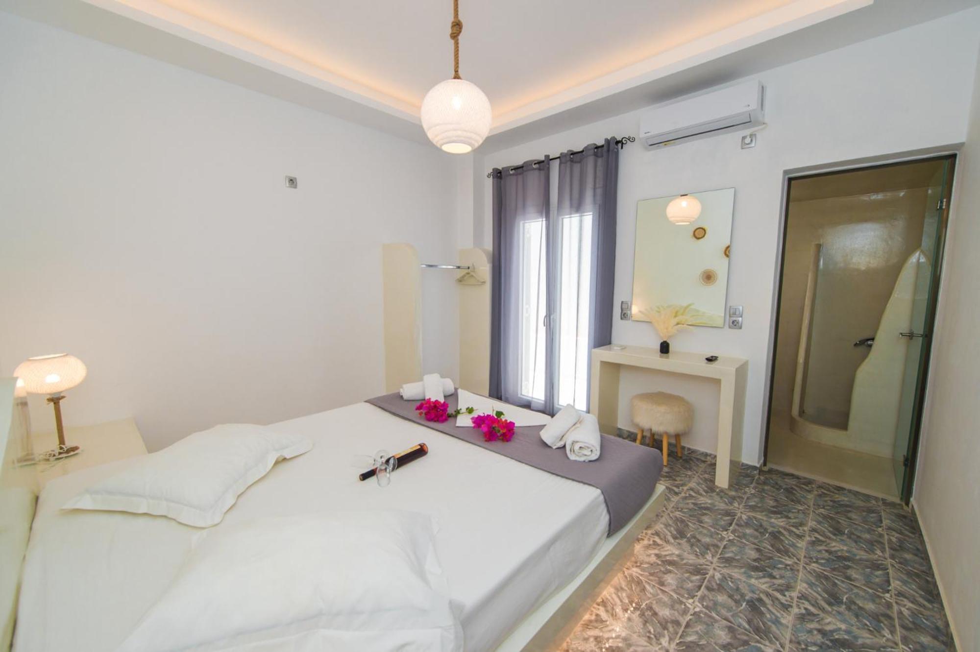The F Guest house Karterados (Santorini)