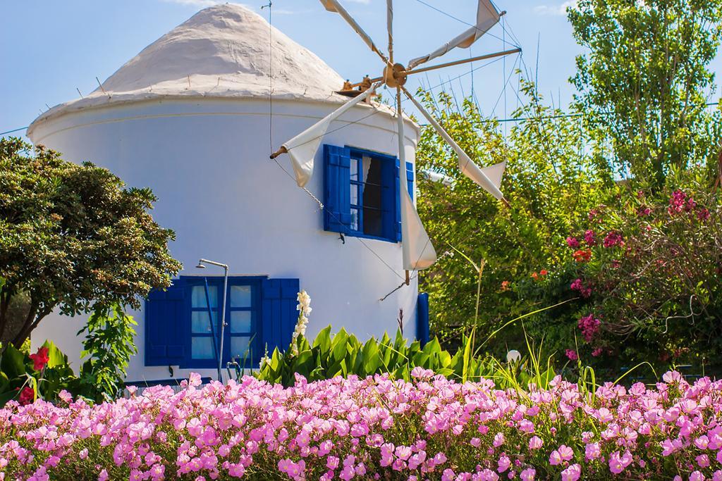 Anemomilos Aparthotel *