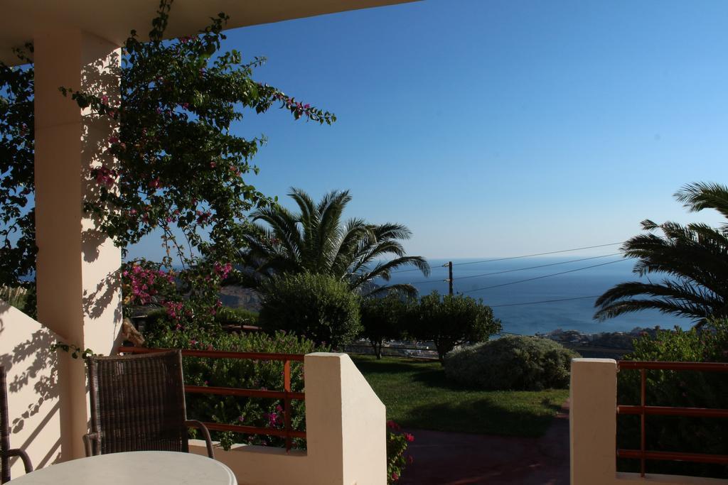 Chrisanthi & Apartment Plakias