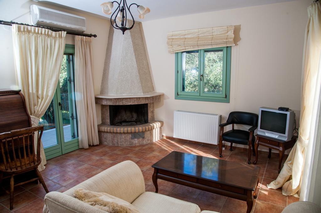 Villa Leventis Complex With Sharing Pool *