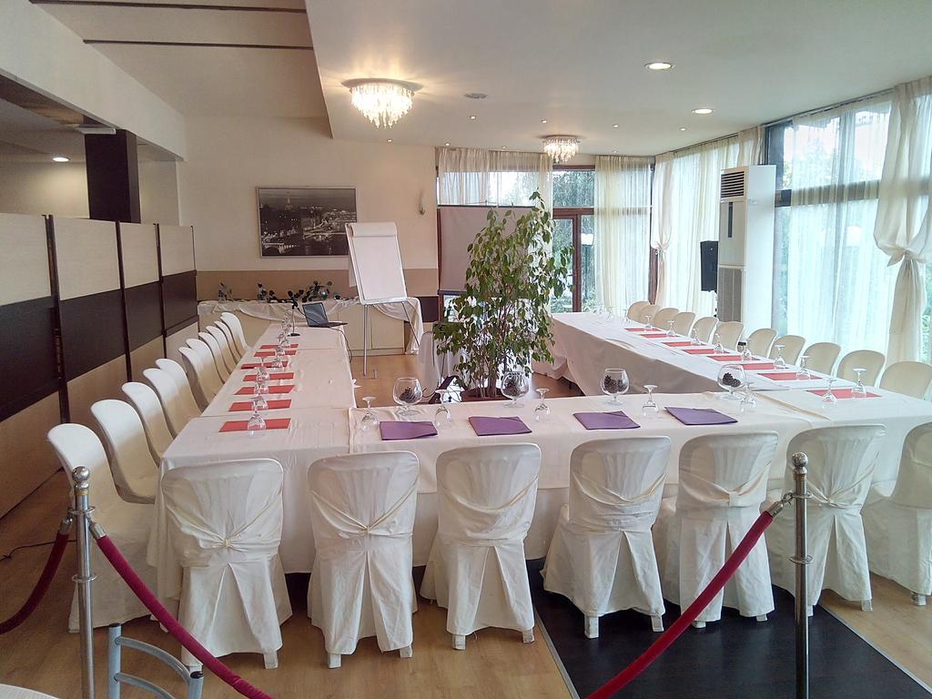 Four Seasons 3* Trilofo (Thessaloniki)