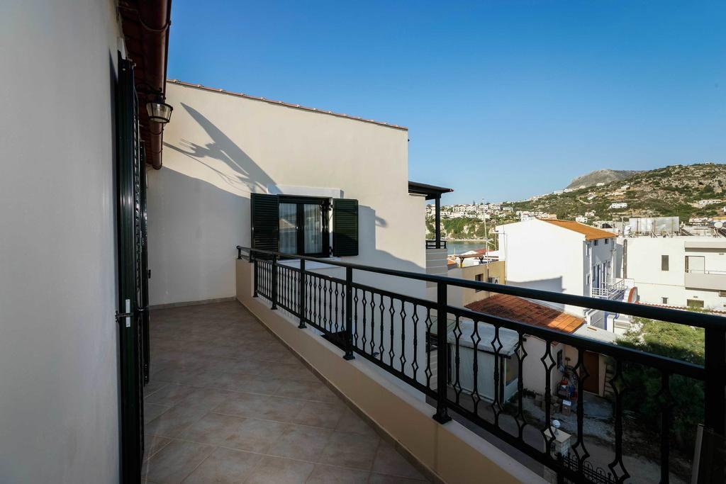 Thalami * Almyrida (Crete)