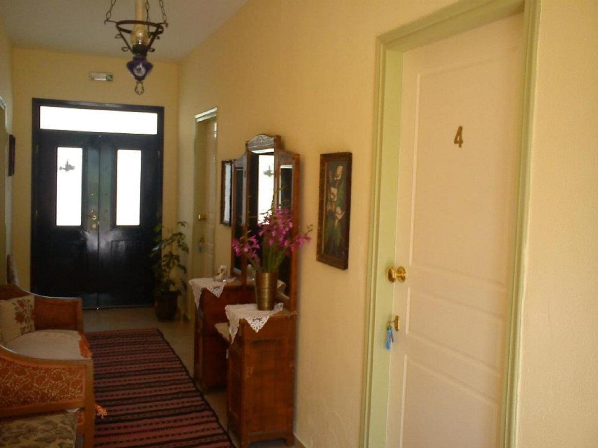 Hariklia Rent 3*