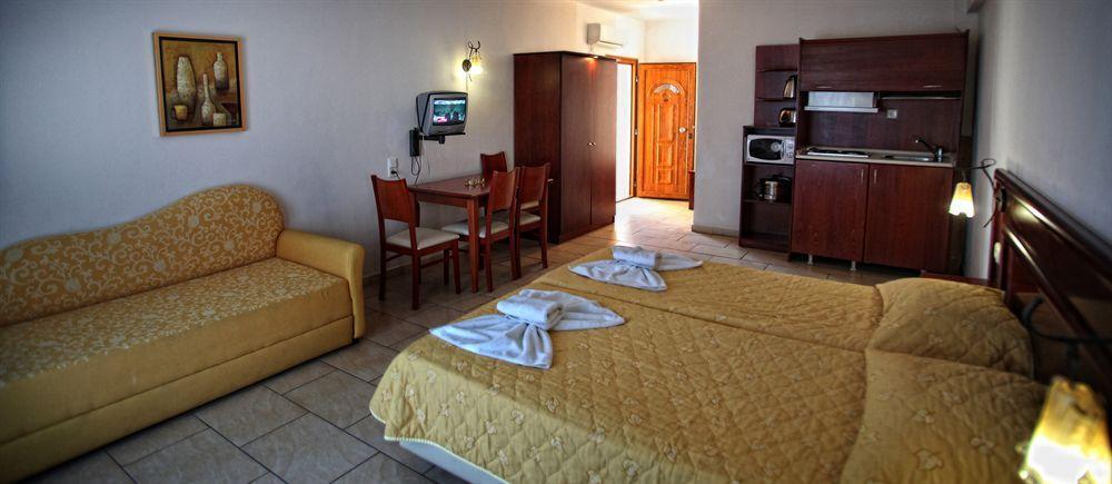 Aparthotel Nereides 2*