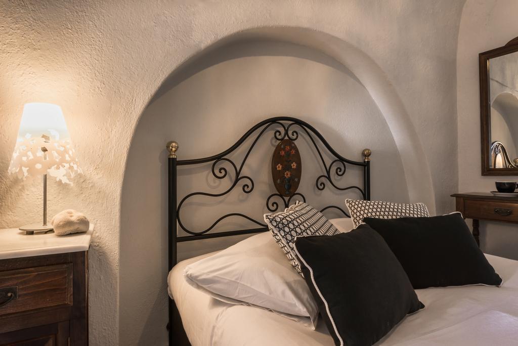 Apartment Nonis Fira (Santorini)
