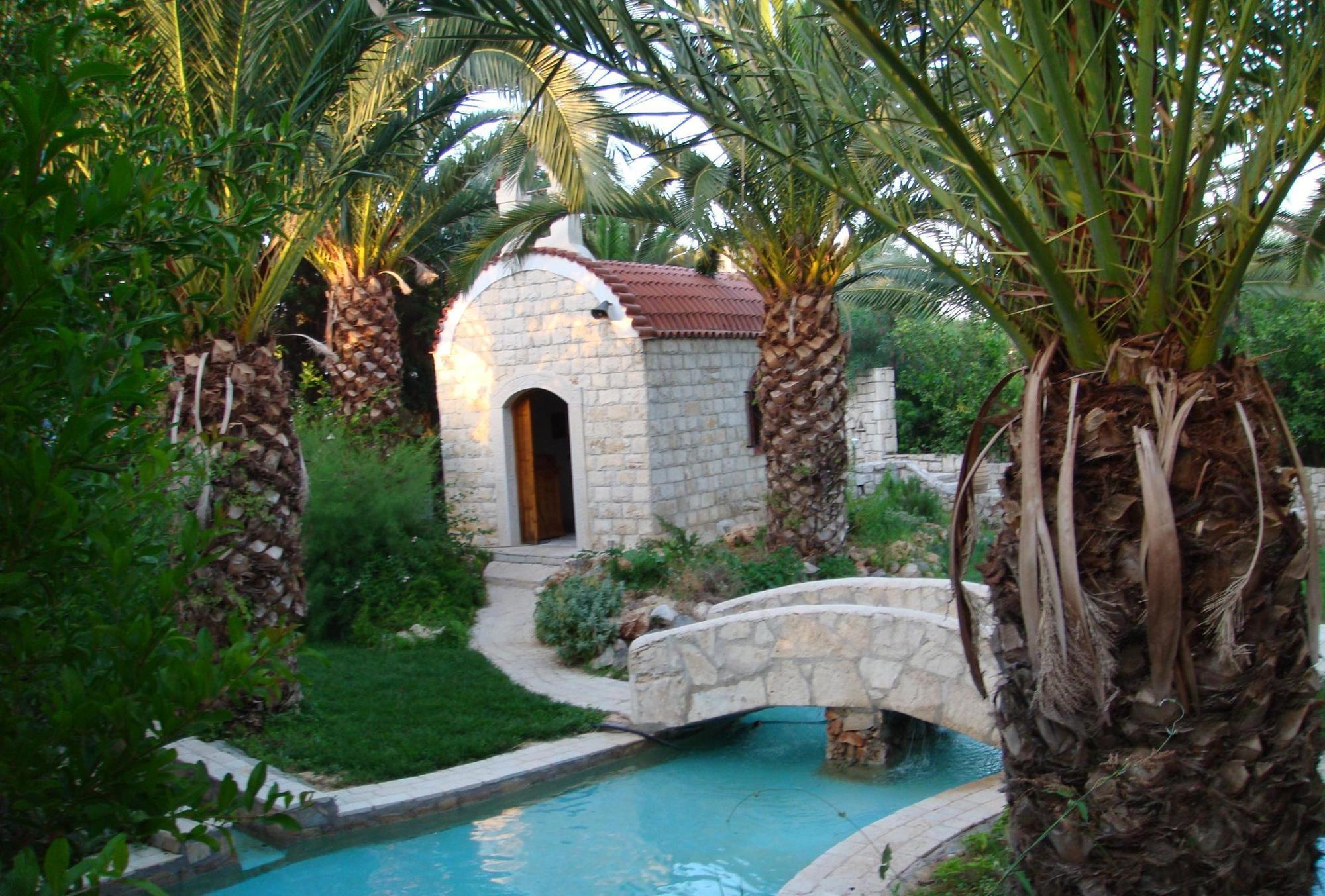 Lili Hotel