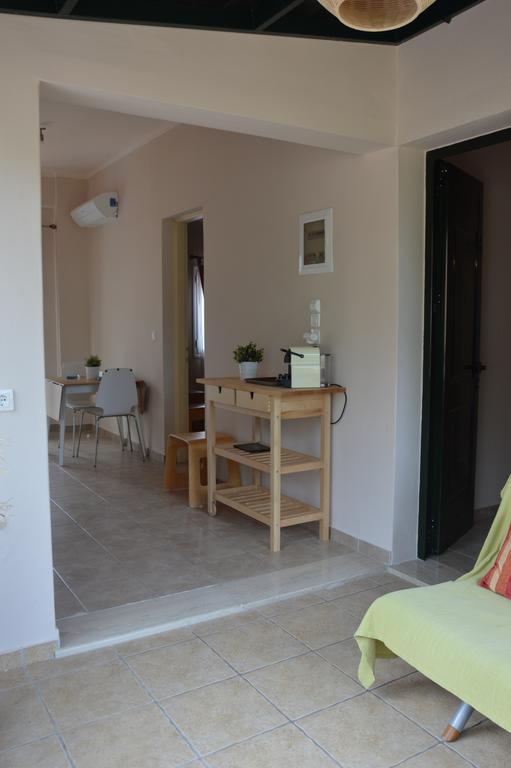 Akis Apartment *