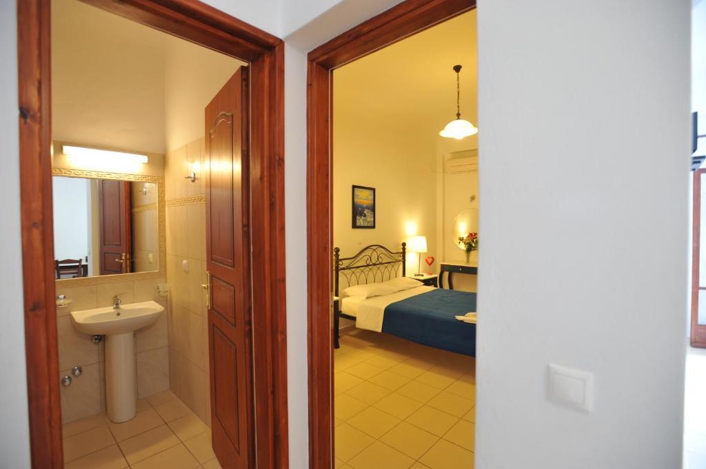 Sunflower Hotel 3*