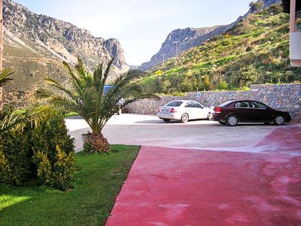 Chrisanthi & Plakias