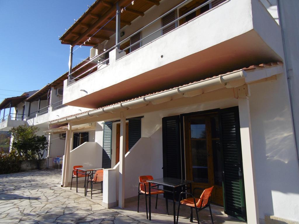 Elli - Nikos Apartment Ipsos