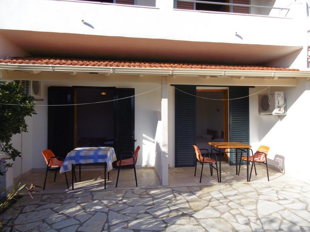 Elli - Nikos Apartment Ipsos