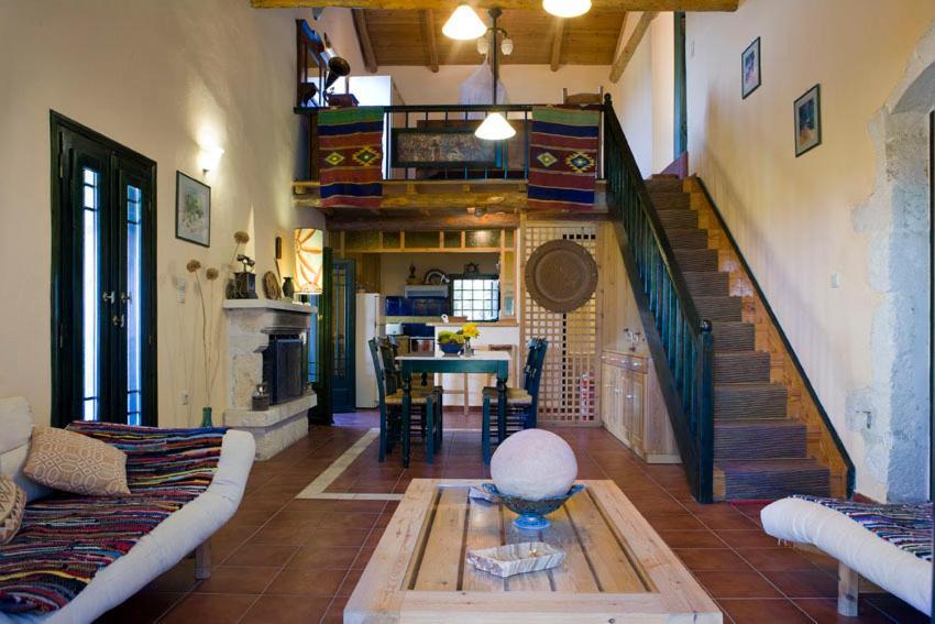 Agathes Traditional Houses 2*