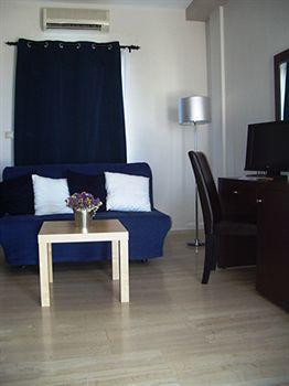 Thomas 2* Mykonos Town
