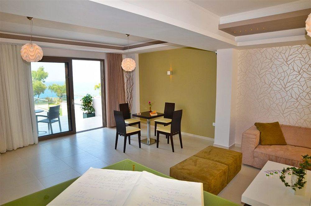Kymothoe Elite Aparthotel 4*