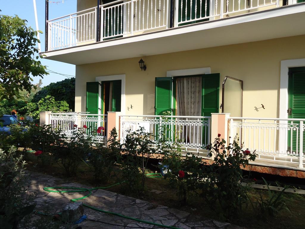 Apartment Nikos *