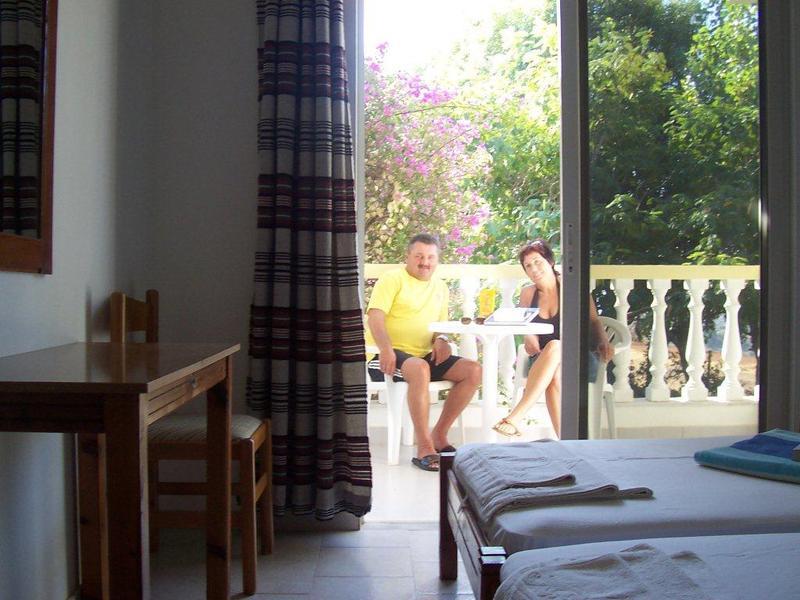 Hotel Helgas Paradise 2*
