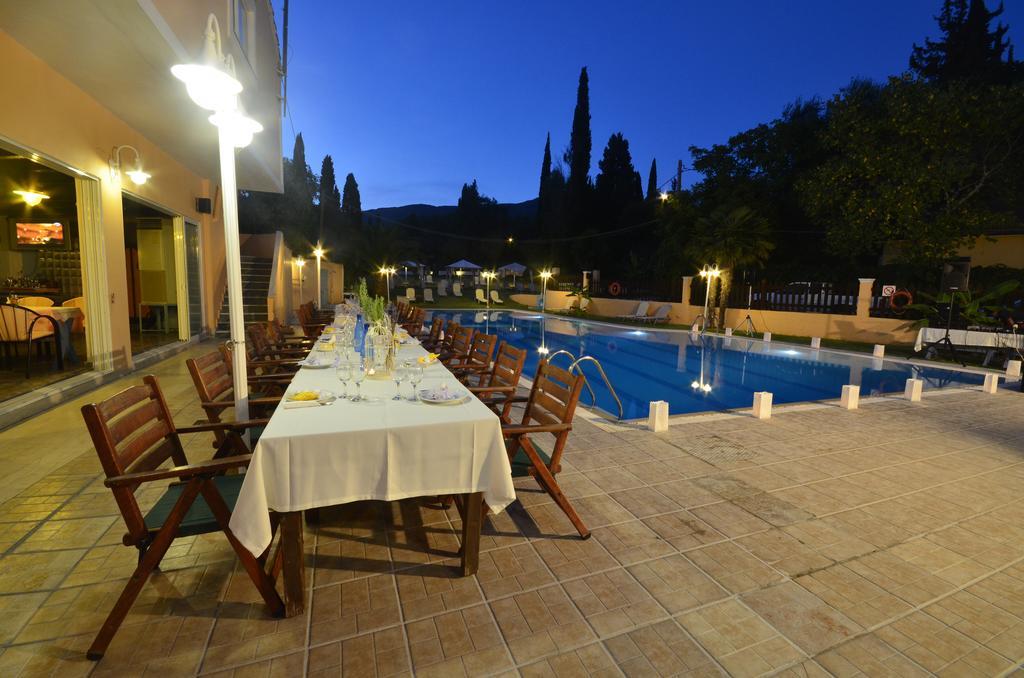 Dominoes Corfu Ipsos