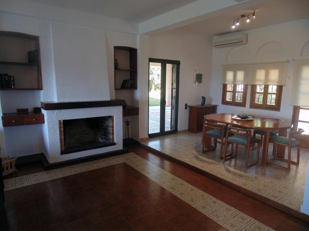 Achillion Villas Aparthotel *