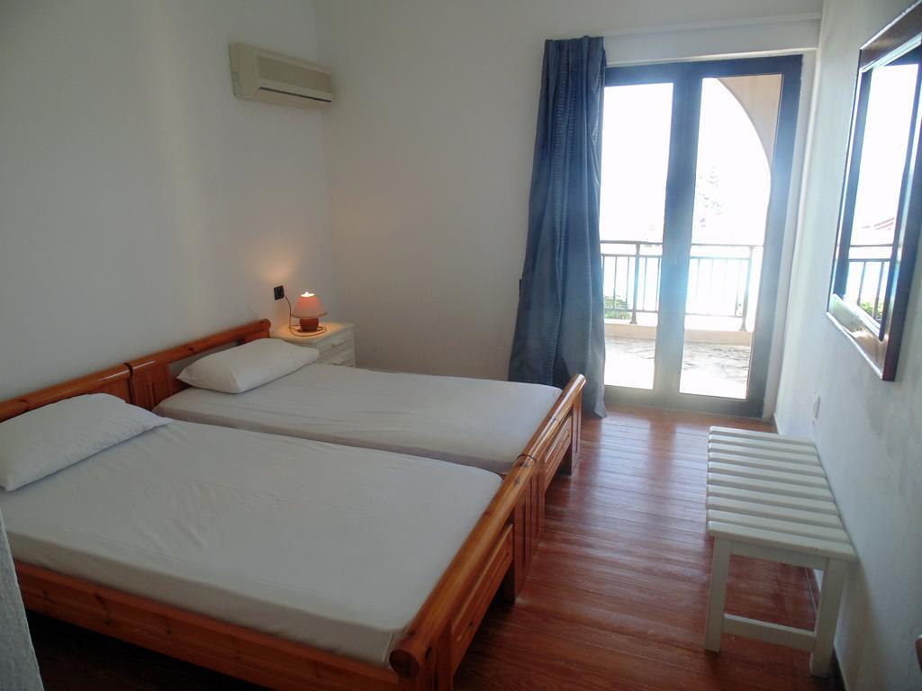 Achillion Villas Aparthotel