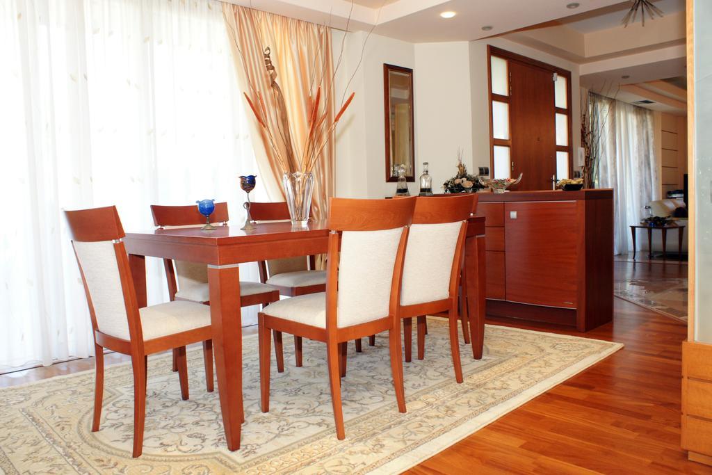 Rea Villa *