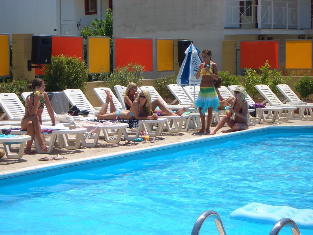 Aparthotel Gardens 3*