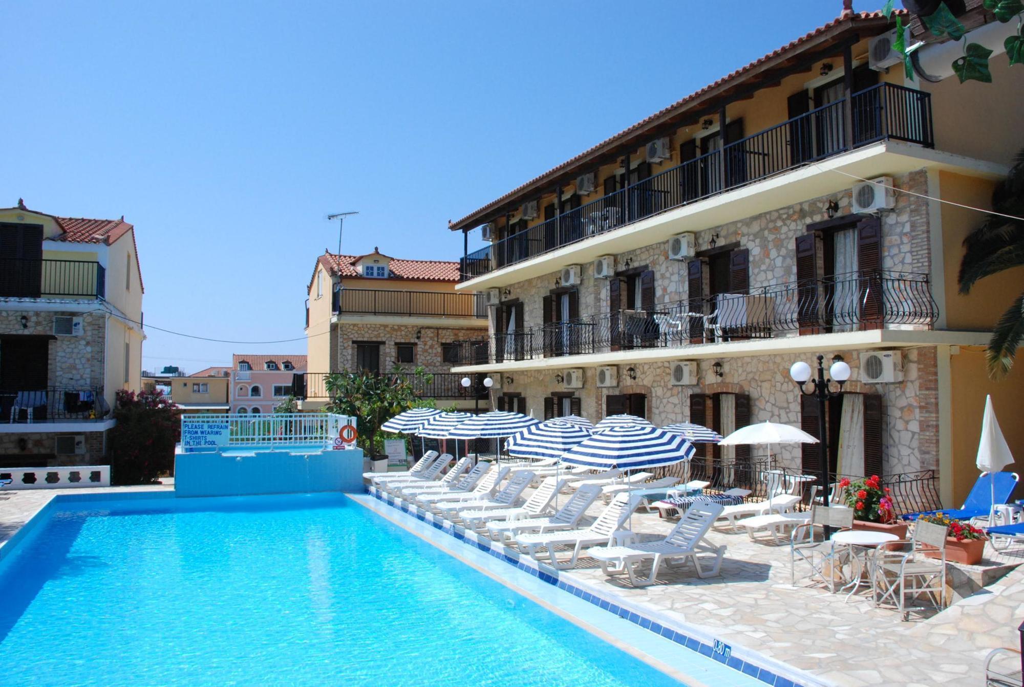 Two Brothers & Apts Aparthotel