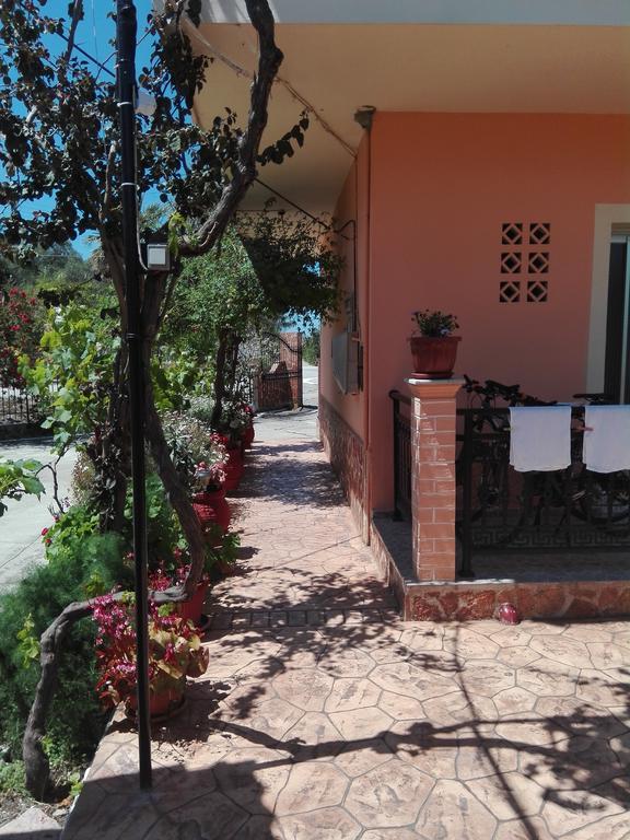 Apartment Kokkinos *